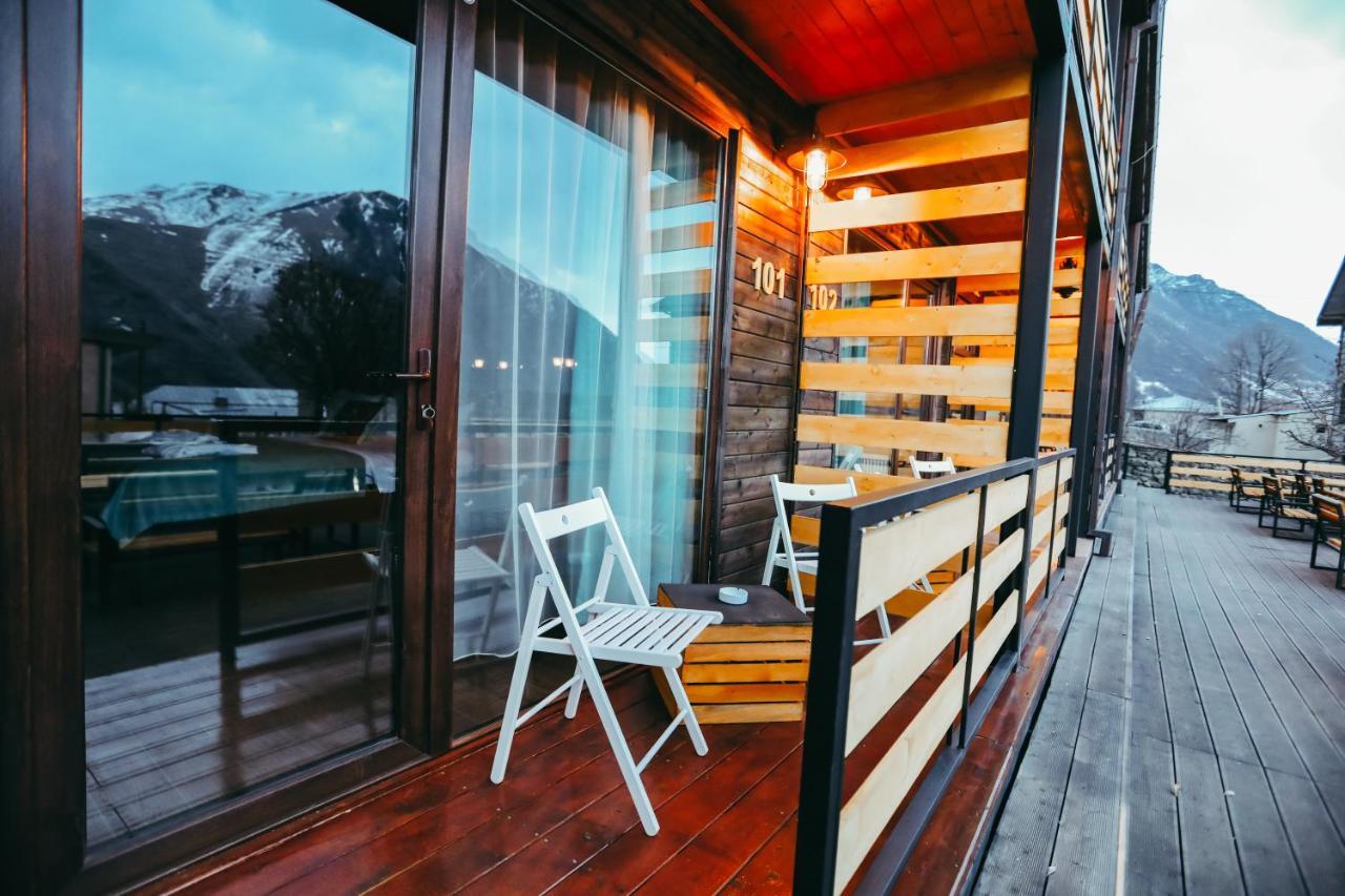 Wooden Hotel Kazbegi Esterno foto